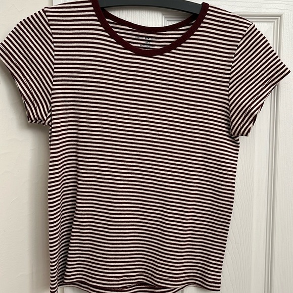 Brandy Melville Red White Striped Tshirt - Picture 2 of 3
